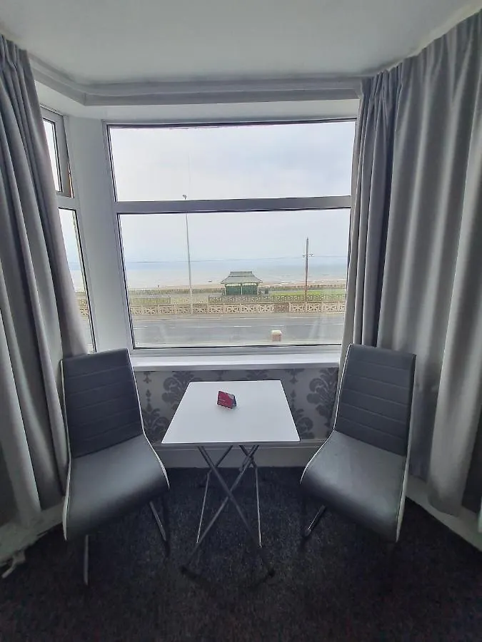 Queens Plaza Hotel Blackpool