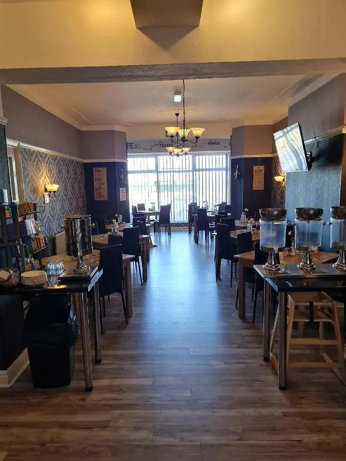 Queens Plaza Hotel Blackpool