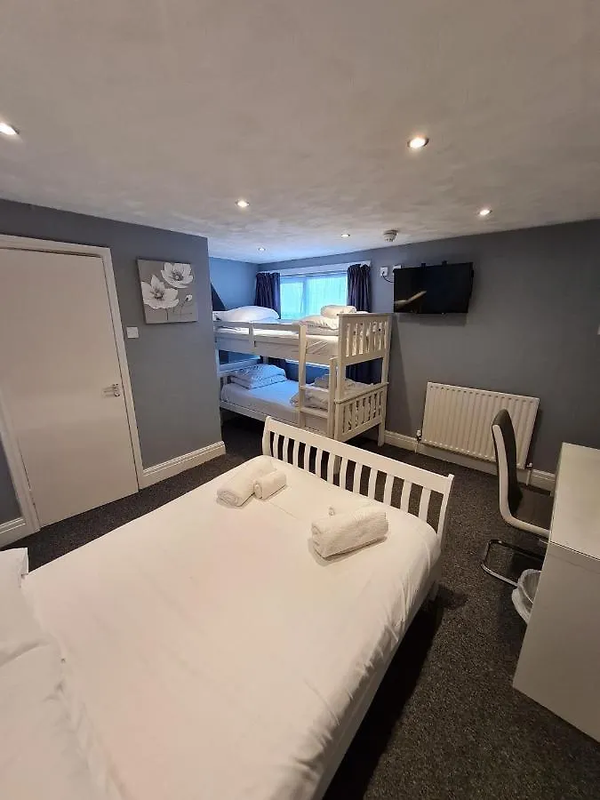 Queens Plaza Hotel Blackpool 3*,